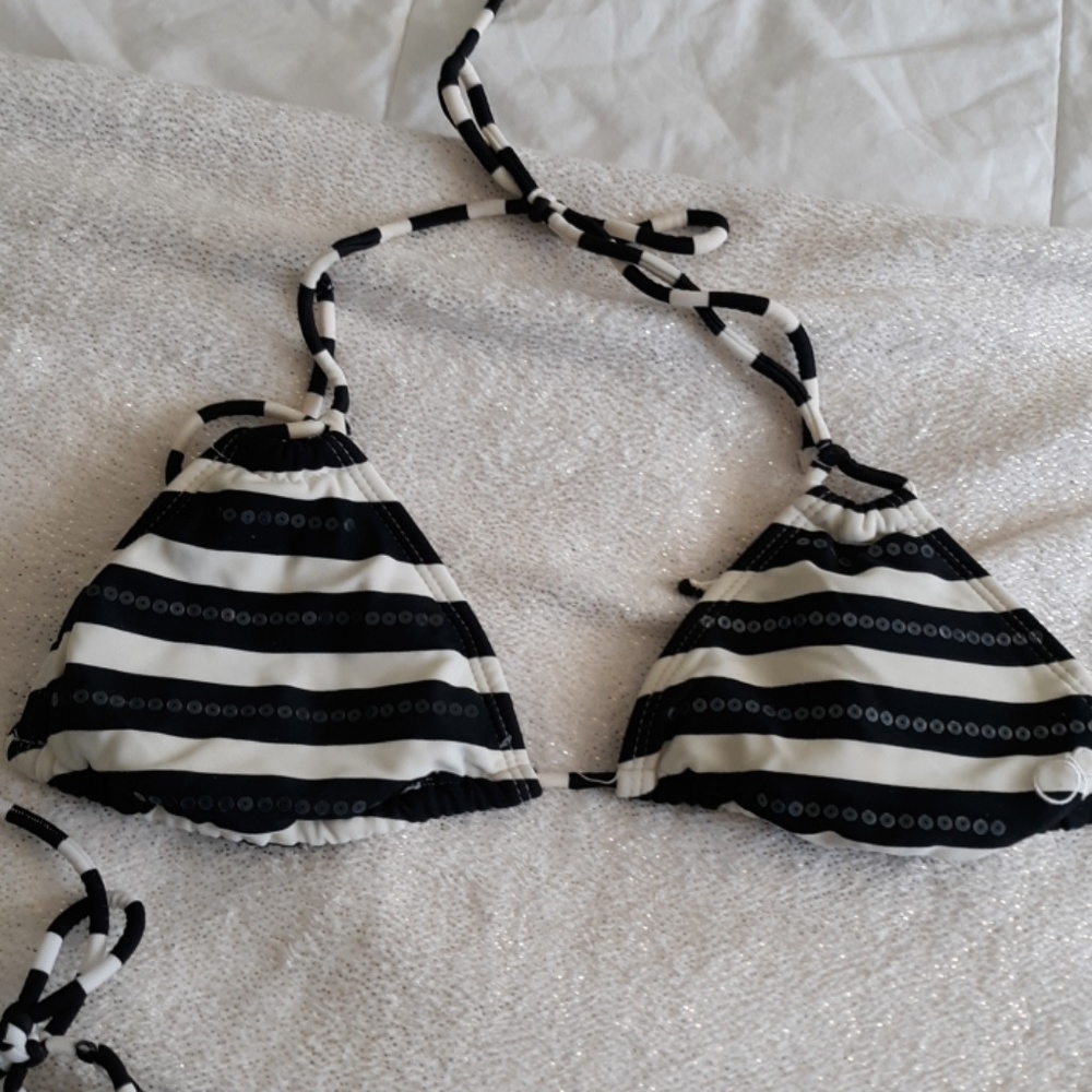 Bathing suit - Picture 2 of 4